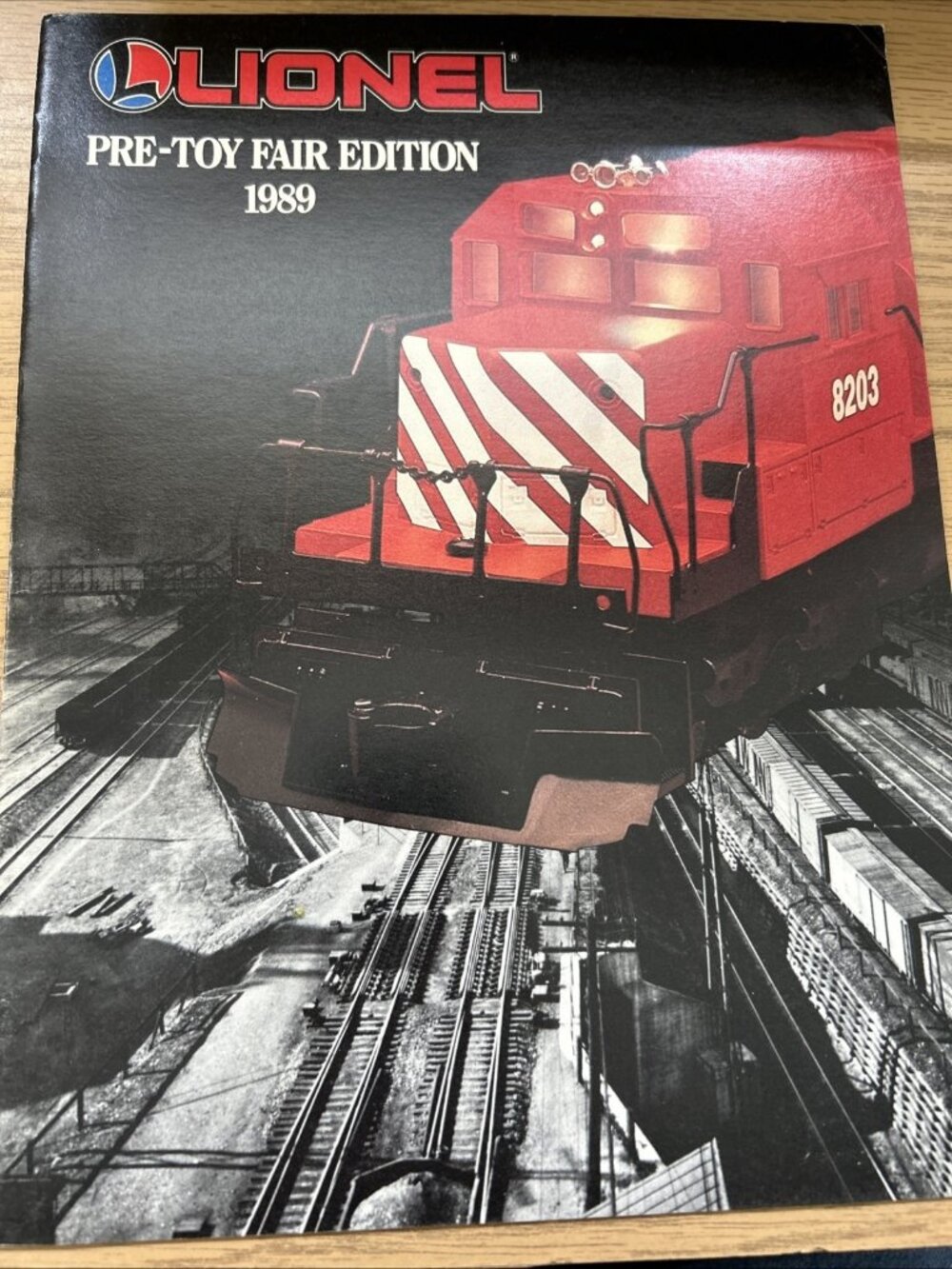 1989 LIONEL TRAIN PRE - TOY FAIR EDITION CATALOG. COLLECTOR LINE LOCOMOTIVES